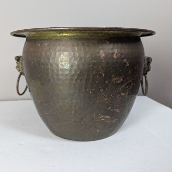 Vintage Hammered Brass Foo Dog Planter – 8½″ Tall × 12″ Wide - Picture 10 of 10